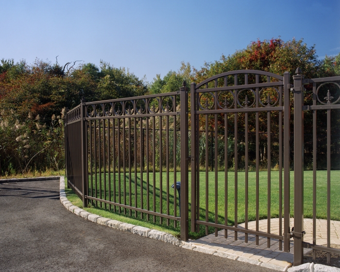 Powder Coated  Steel Estate Fence W. Arched Gate