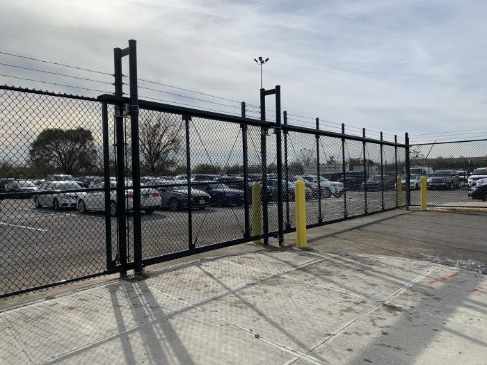 Chain Link Aluminum Cantilever Gate with Double Track and Barbed Wire