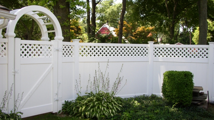 Lattice Top PVC Fence with Walk Gate and Deluxe Arbor